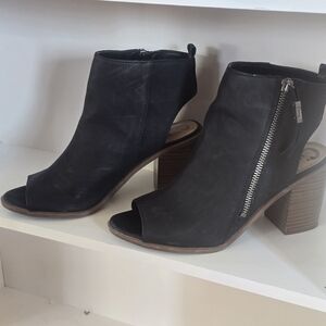 Circus By Sam Edelma Black Faux Leather Ankle Boots Heels Size 8